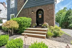 8 Doering Way, Cranford Township, NJ 07016 - Photo 4