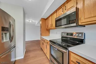 31 Academy Ct, Bedminster Township, NJ 07921 - Photo 8