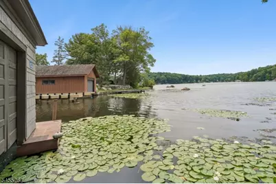 327 Squaw Trl, Hopatcong, NJ 07821 - Photo 32