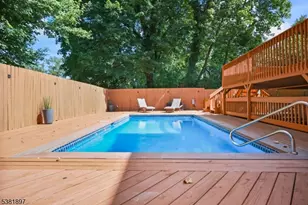 10 Elmwood Ct, Livingston, NJ 07039 - Photo 42
