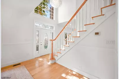 10 Elmwood Ct, Livingston, NJ 07039 - Photo 4