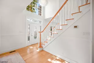 10 Elmwood Ct, Livingston, NJ 07039 - Photo 4