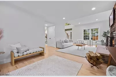 10 Elmwood Ct, Livingston, NJ 07039 - Photo 22