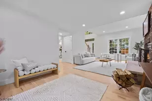 10 Elmwood Ct, Livingston, NJ 07039 - Photo 22