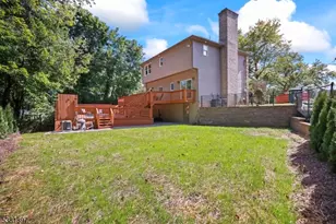 10 Elmwood Ct, Livingston, NJ 07039 - Photo 44