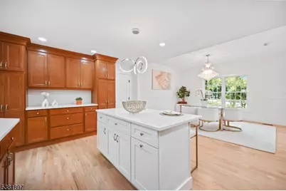 10 Elmwood Ct, Livingston, NJ 07039 - Photo 14