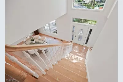 10 Elmwood Ct, Livingston, NJ 07039 - Photo 46