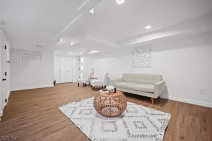 10 Elmwood Ct, Livingston, NJ 07039 - Photo 34