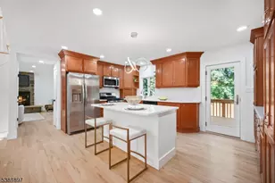 10 Elmwood Ct, Livingston, NJ 07039 - Photo 12