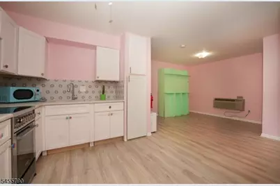 15 Forest St #11, Montclair, NJ 07042 - Photo 2