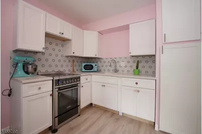15 Forest St #11, Montclair, NJ 07042 - Photo 4
