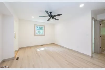 33 Orchard Dr, Vernon, NJ 07462 - Photo 14