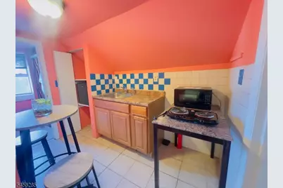 284 Hunterdon St #3, Newark, NJ 07103 - Photo 4