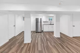 233 S Clinton St, East Orange, NJ 07018 - Photo 26