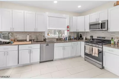 233 S Clinton St, East Orange, NJ 07018 - Photo 10
