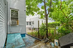 25 Greenville Ave, Jersey City, NJ 07305 - Photo 10
