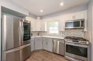 23 Urma Pl, Bloomfield, NJ 07003 - Photo 8