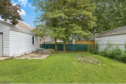 827 Pine St, Roselle Park, NJ 07204 - Photo 22
