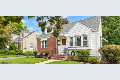 827 Pine St, Roselle Park, NJ 07204 - Photo 2