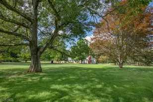 5 Scarlet Oak Rd, Tewksbury Township, NJ 07830 - Photo 10