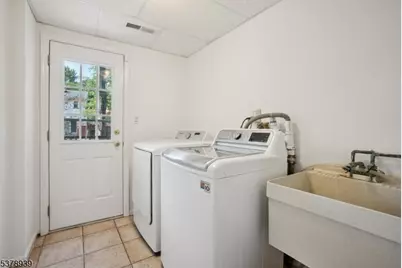 15 Mansfield Ct, Livingston, NJ 07039 - Photo 20