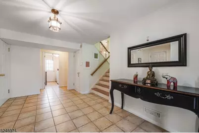 15 Mansfield Ct, Livingston, NJ 07039 - Photo 2