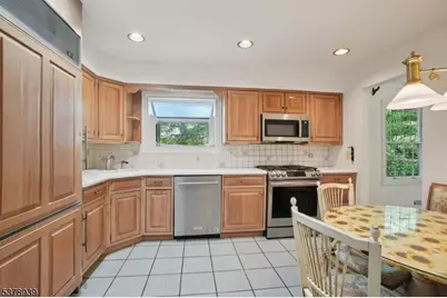 15 Mansfield Ct, Livingston, NJ 07039 - Photo 10