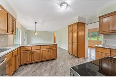 102 Old Farm Rd, Readington, NJ 08889 - Photo 10