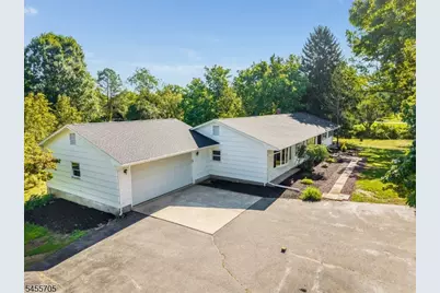 102 Old Farm Rd, Readington, NJ 08889 - Photo 2