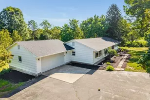 102 Old Farm Rd, Readington, NJ 08889 - Photo 2