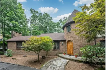 100 Cheyenne Way, Wayne, NJ 07470 - Photo 2