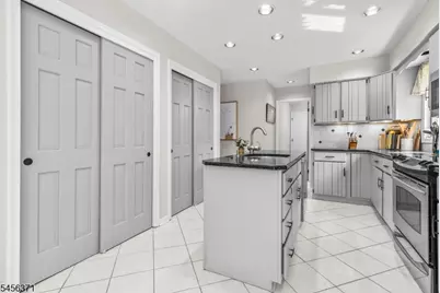20 Stonebridge Rd, Union Township, NJ 08827 - Photo 6