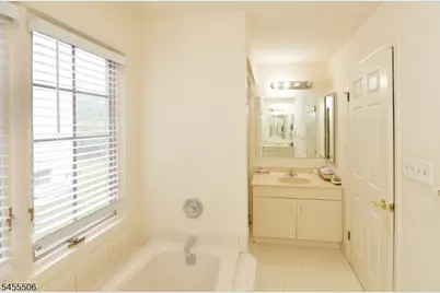 27 Tanager Ct, Wayne, NJ 07470 - Photo 16