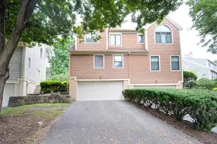 27 Tanager Ct, Wayne, NJ 07470 - Photo 2