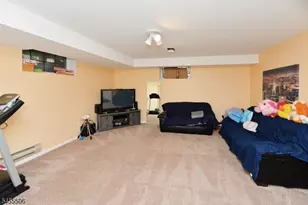27 Tanager Ct, Wayne, NJ 07470 - Photo 8