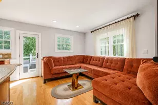 207 Stonehouse Rd, Bloomfield, NJ 07028 - Photo 6