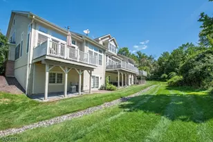 75 Schindler Way, Fairfield Twp., NJ 07004 - Photo 2