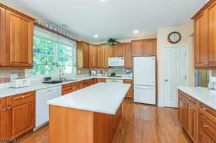 75 Schindler Way, Fairfield Twp., NJ 07004 - Photo 6