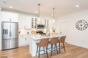 8 Deans Ct, Fairfield, NJ 07004 - Photo 8