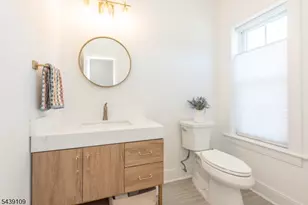 8 Deans Ct, Fairfield, NJ 07004 - Photo 16