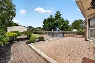 25 Princeton Dr, Middlesex, NJ 08846 - Photo 20