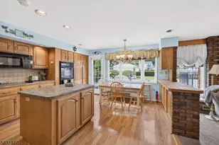 25 Princeton Dr, Middlesex, NJ 08846 - Photo 10