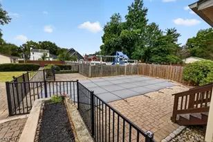 25 Princeton Dr, Middlesex, NJ 08846 - Photo 24
