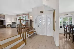 25 Princeton Dr, Middlesex, NJ 08846 - Photo 4