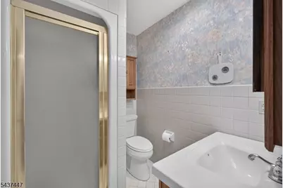 25 Princeton Dr, Middlesex, NJ 08846 - Photo 18
