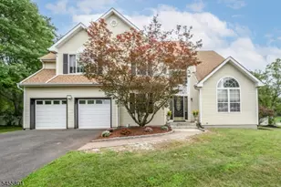 2 Garden Hills Dr, Franklin Township, NJ 08873 - Photo 1
