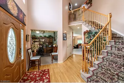 2 Garden Hills Dr, Franklin Township, NJ 08873 - Photo 4