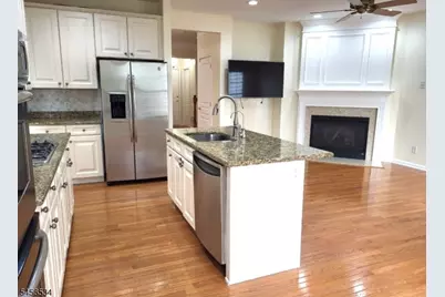 112 Independence Trl #112, Totowa, NJ 07512 - Photo 6