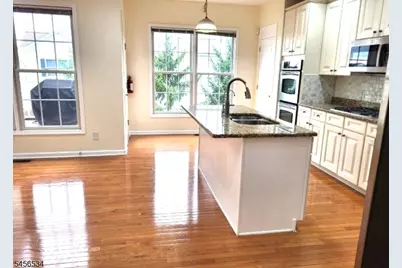112 Independence Trl #112, Totowa, NJ 07512 - Photo 8