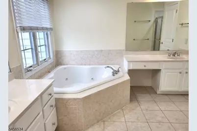 112 Independence Trl #112, Totowa, NJ 07512 - Photo 16
